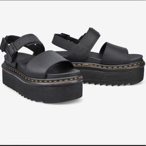Black, size 7 Dr. Martens The Voss Sandal